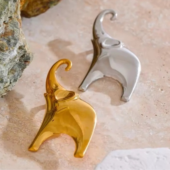 Elephant Luck Silver Stainless Steel Waterproof Brooch - Picture 1 of 7